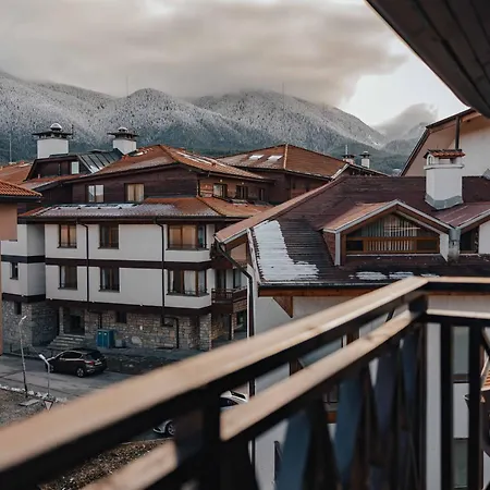 With A Mountain View Lägenhet