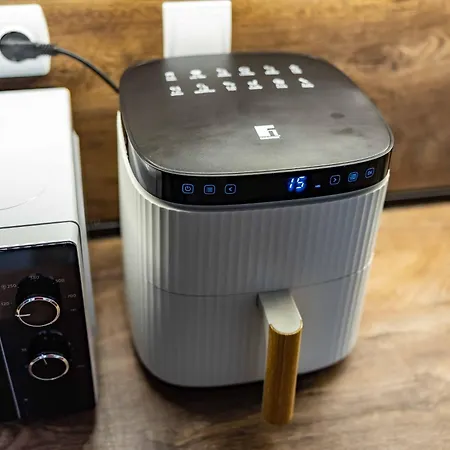 With A Mountain View דירה בנסקו